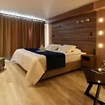 Aparton Hotell *